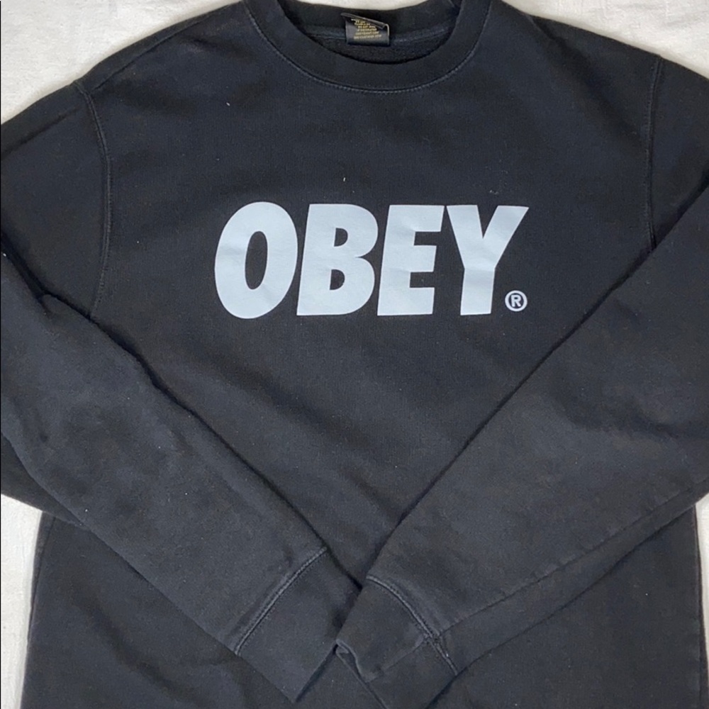 Men’s obey crewneck